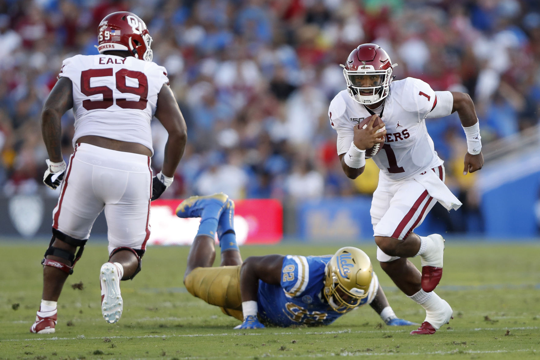 Oklahoma’s Jalen Hurts makes his case as early Heisman favorite